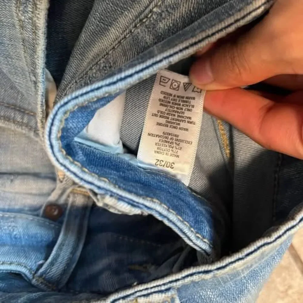 American Eagle and Aeropostale men’s skinny jeans bundle of 4 sizes